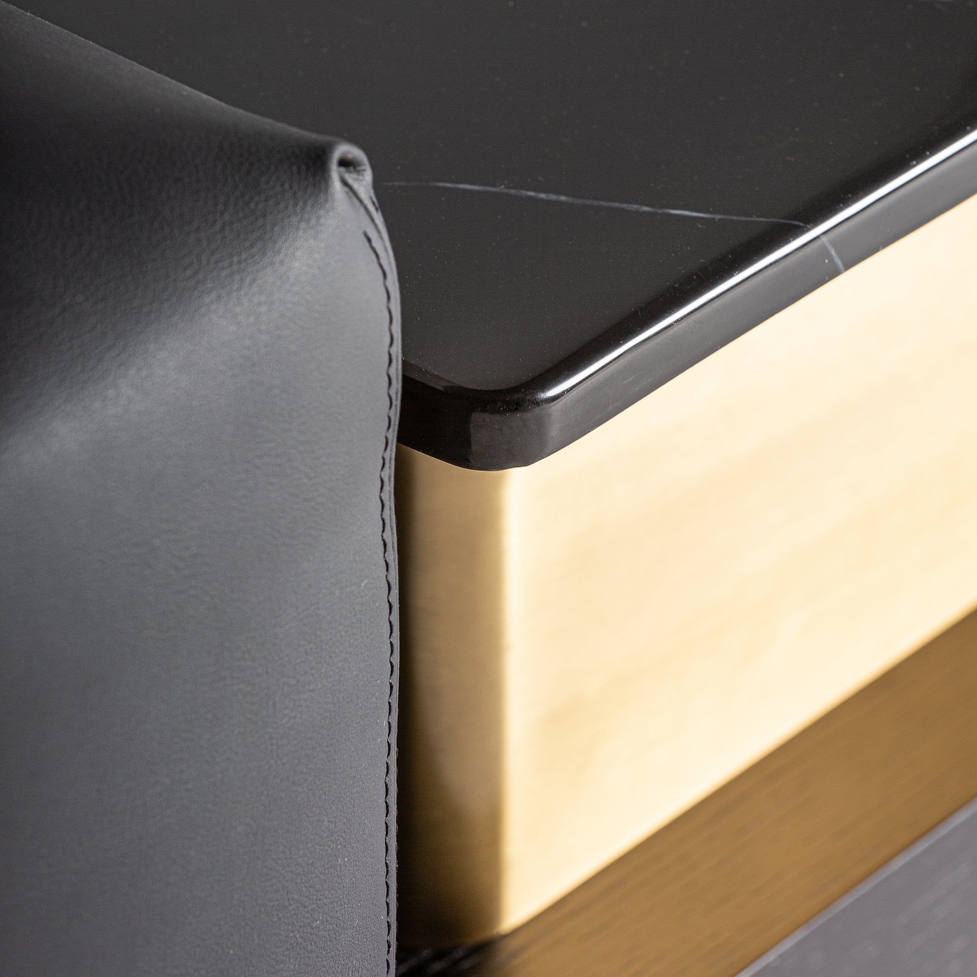 TRAUN COFFEE TABLE